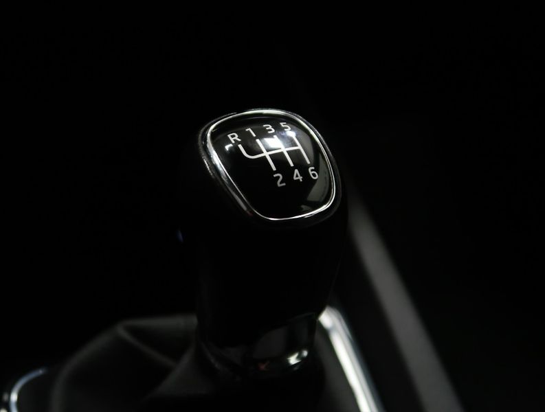 Škoda Octavia 2,0 TDI ČR 1 MAJITEL DPH - fotka 29 z 40