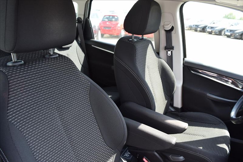 Citroën C4 Picasso 1,6 HDI 82KW NÍZKÉ KM 2XKOLA - fotka 24 z 50