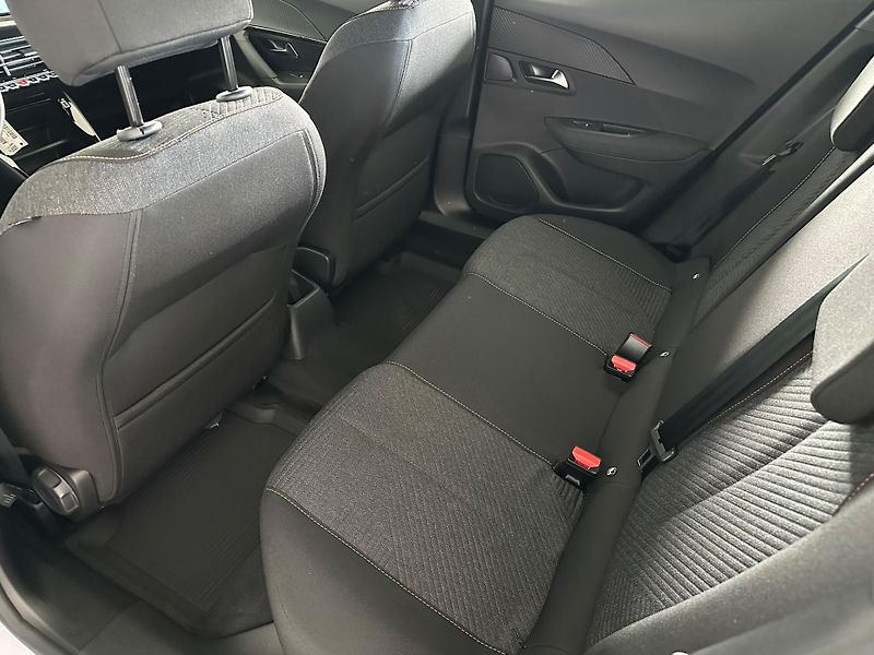 Peugeot 2008 (2026) STYLE Hybrid 110 e-DCS6 - fotka 9 z 17