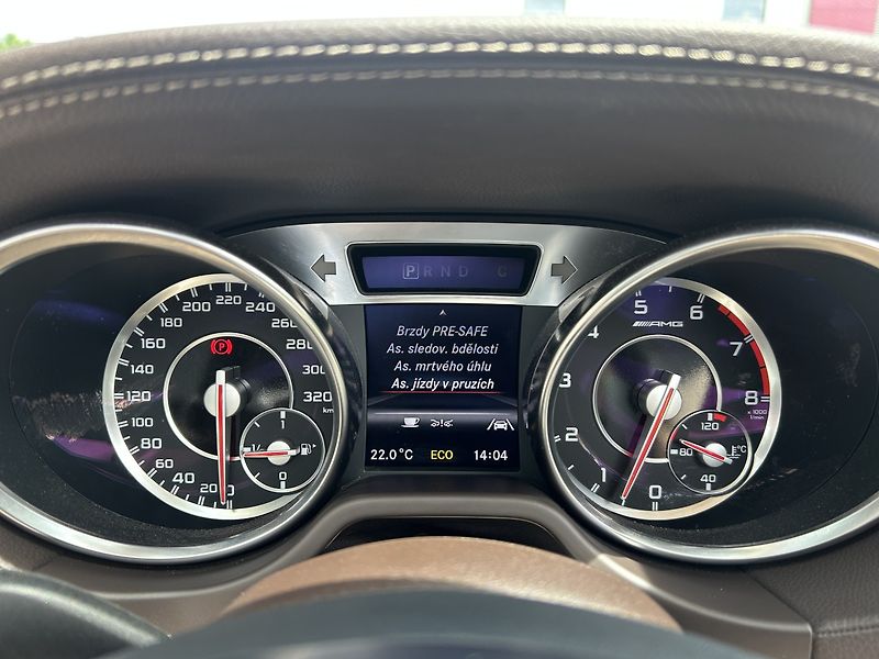 Mercedes-Benz SL 63 AMG Roadster - fotka 27 z 42