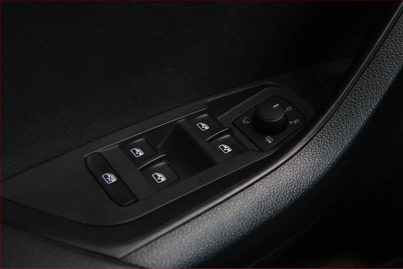 Škoda Karoq (2021) 2.0 TDI - fotka 18 z 20