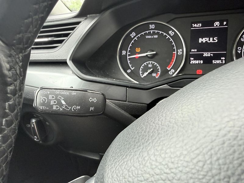 Škoda Superb 2.0 TDi 110kw - fotka 16 z 29