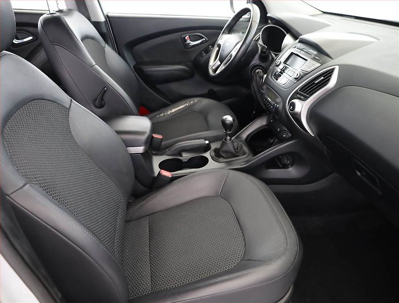Hyundai ix35 (2012) 1.6 GDI, Serv.kniha, Tempomat - fotka 7 z 17