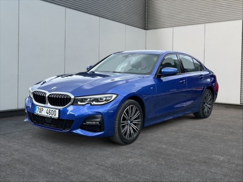 BMW Řada 3 2,0 320d xDrive M Sport AT - fotka 3 z 11
