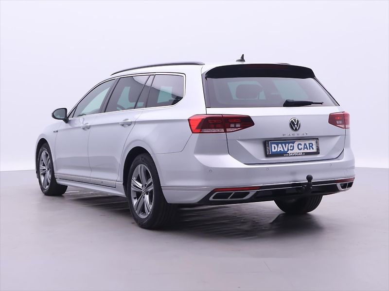 Volkswagen Passat 2,0 TDI 110kW DSG R-line 1.Maj - fotka 5 z 32