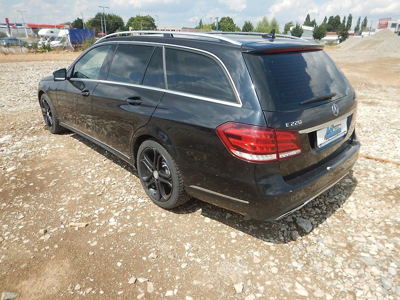 Mercedes-Benz Třídy E E 220 CDI, DIGIKLIMA, TAŽNÉ - fotka 8 z 25