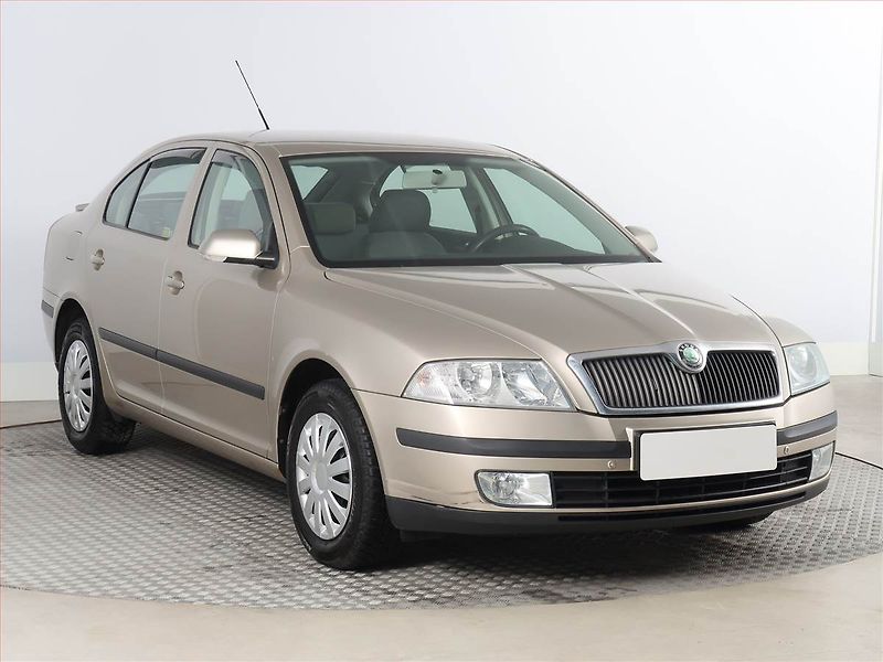 Škoda Octavia (2005) Ambiente 1.6, nová STK - fotografie inzerátu