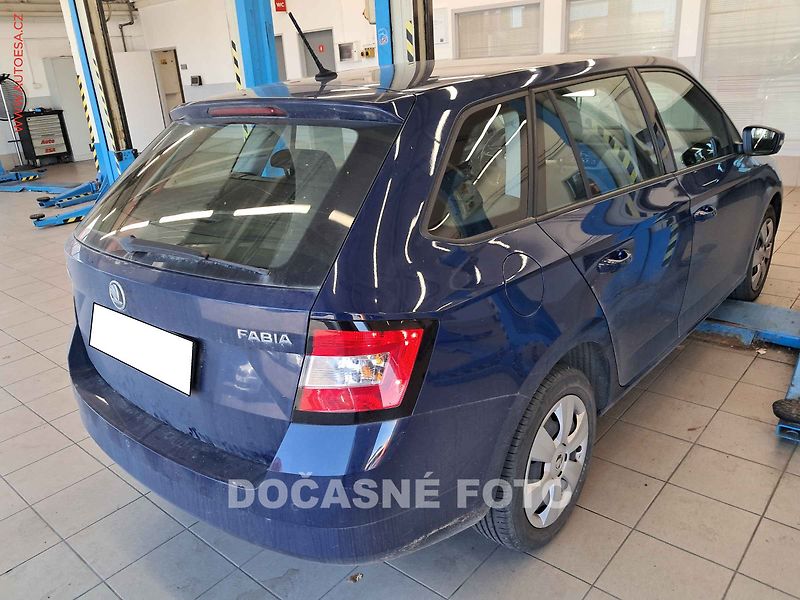 Škoda Fabia (2017) 1.2 TSi, ČR, AC, temp - fotka 2 z 3