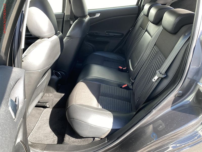 Alfa Romeo Giulietta (2013) 2.0 JTD, AC, tempo, park - fotka 10 z 16