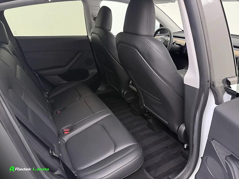Tesla Model Y (2022) RWD, AMD Ryzen - fotka 9 z 9