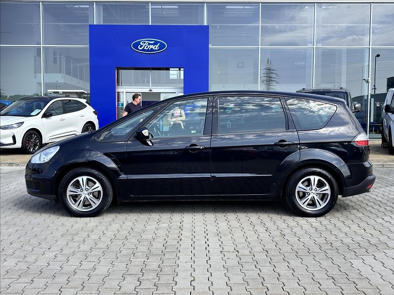 Ford S-MAX 2,0 TDCi 103kW Titanium 7 MÍST - fotka 2 z 24