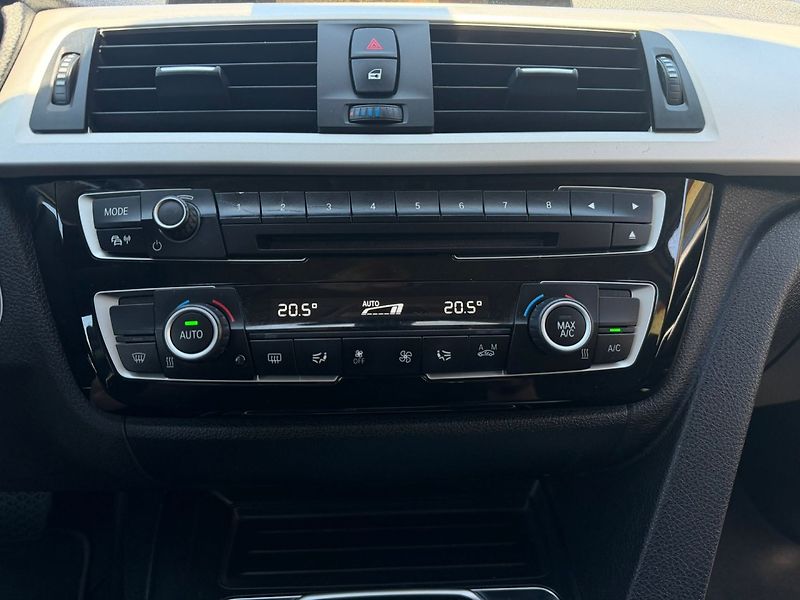 BMW Řada 3 (2017) 2.0D 110kW/Full Led/1MAJ/Navi - fotka 30 z 34