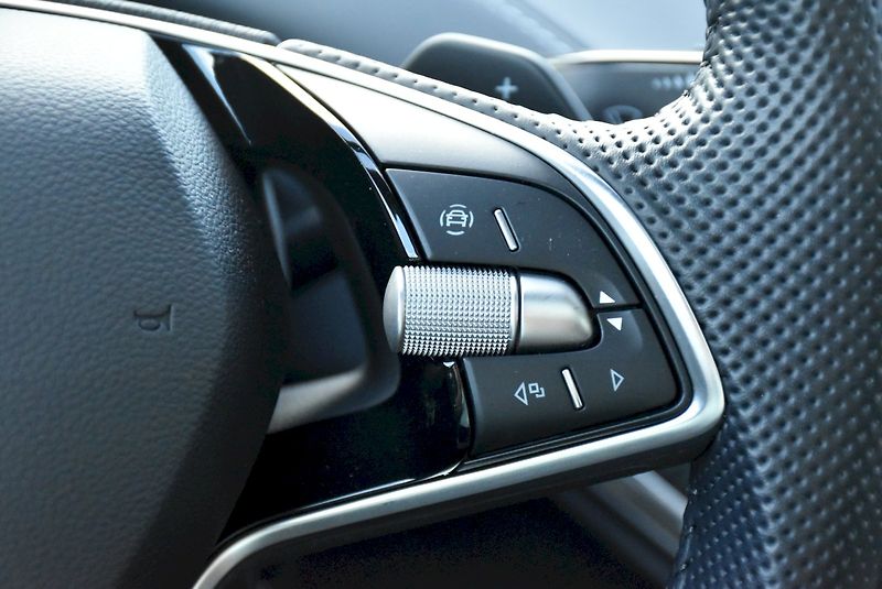 Škoda Enyaq (2024) 85 Sportline 210 kW - fotka 30 z 34