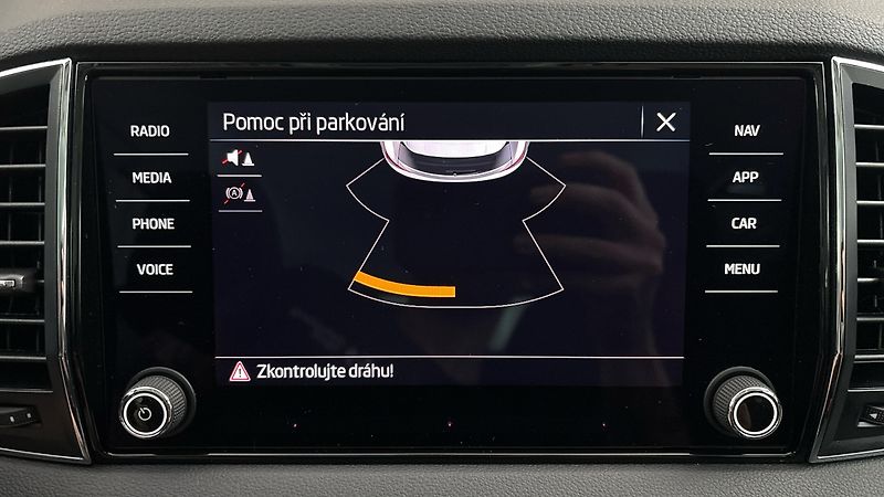 Škoda Karoq 1.5 TSI Ambition - fotka 12 z 25
