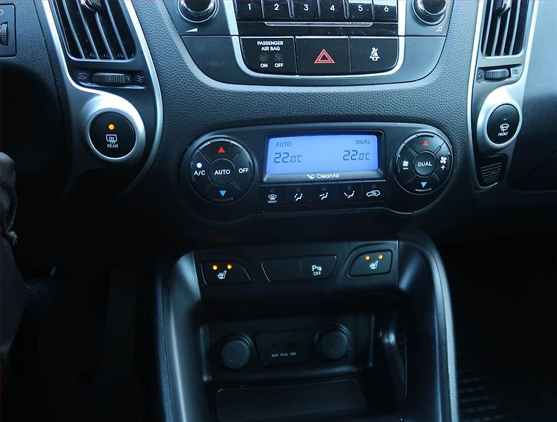 Hyundai ix35 (2012) 2.0 CRDi, 4X4, Serv.kniha - fotka 16 z 19