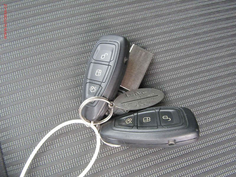 Ford Focus (2014) 1.6, ČR, STK4/28 - fotka 20 z 20