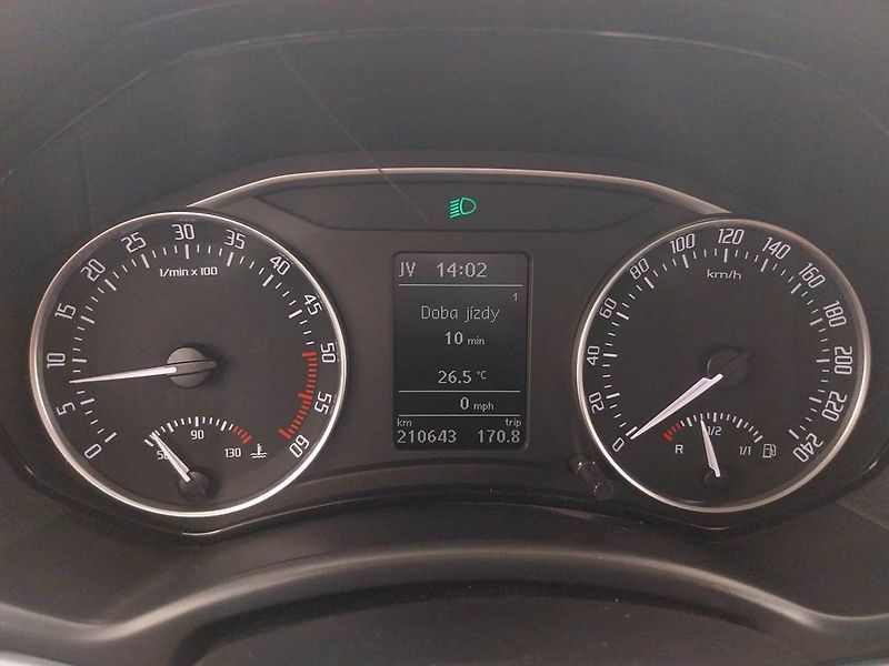Škoda Octavia (2010) 1.6 TDI, Tempomat - fotka 11 z 22