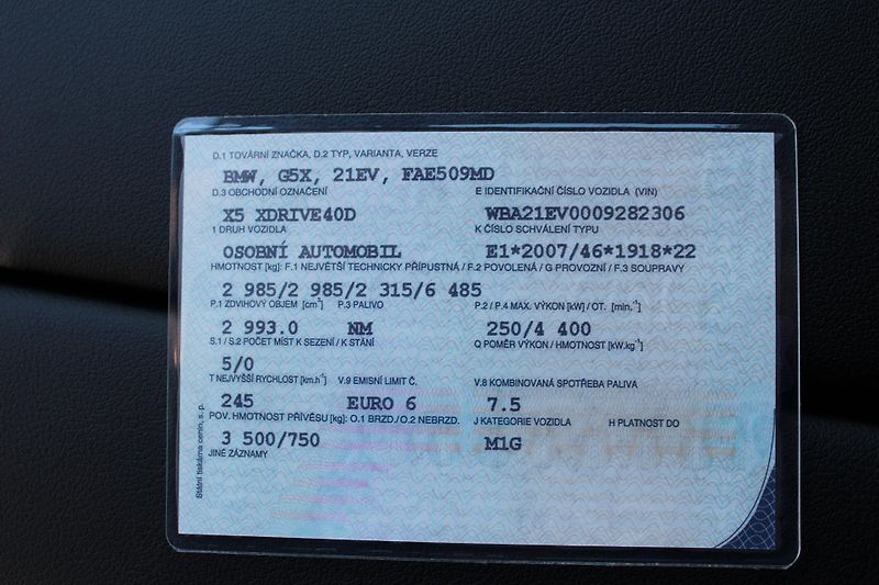 BMW X5 xDrive40d Mpaket - fotka 26 z 26