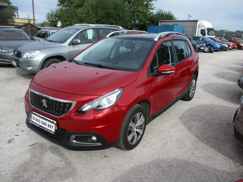 Peugeot 2008 (2019) 1,2 Pure Tech - fotka 1 z 12
