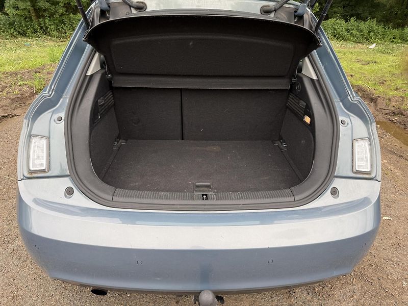 Audi A1 (2013) 1.6 tdi 77kW SPORTBACK - fotka 6 z 12