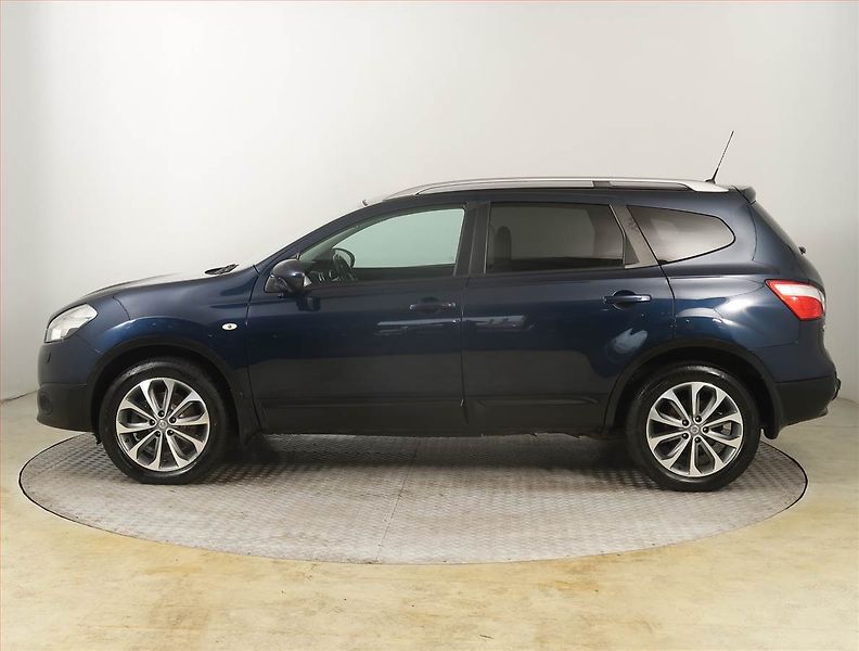 Nissan Qashqai (2012) 1.6 dCi, 4X4, 7 míst, Navi - fotka 3 z 24