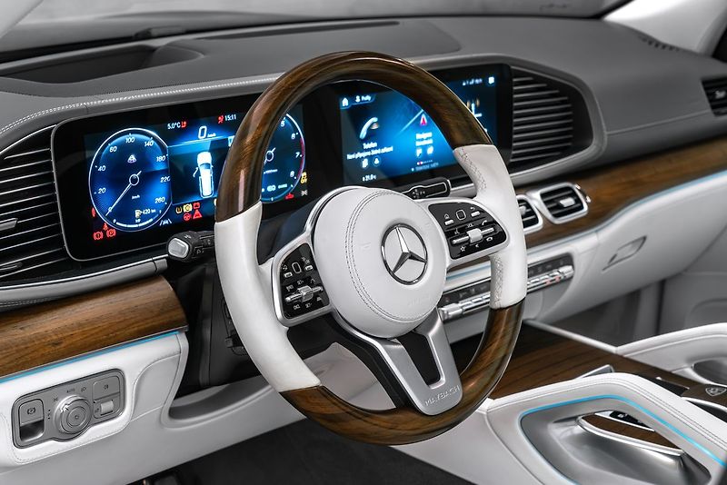 Mercedes-Benz GLS 4MATIC MAYBACH - fotka 17 z 27