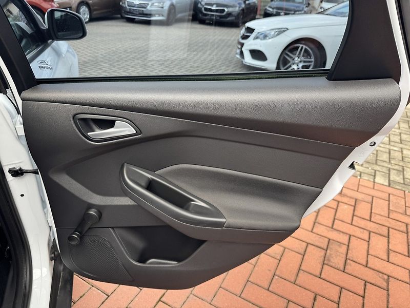 Ford Focus (2016) 1.6i Ti-VCT Klima Winter Paket - fotka 20 z 50