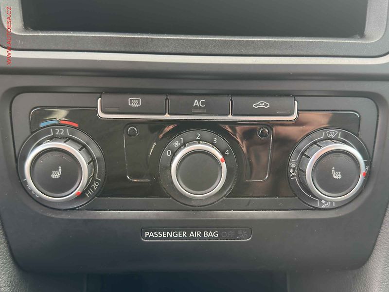 Volkswagen Golf (2010) 1.4 TSi, AC, park.čidla - fotka 14 z 17