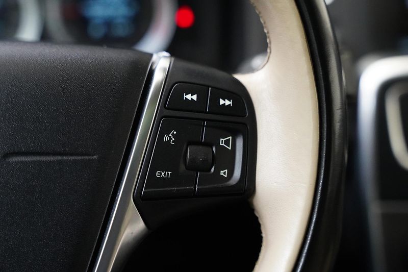 Volvo S60 - fotka 16 z 25