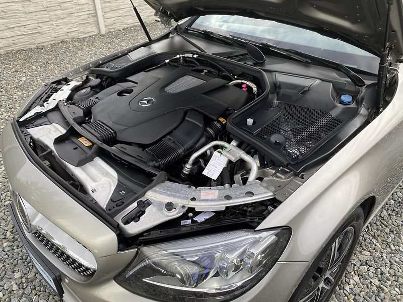 Mercedes-Benz Třídy C C 400 COUPE 4MATIC 51.000KM - fotka 84 z 149