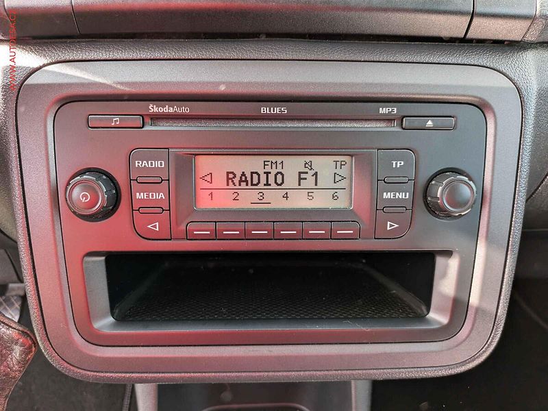 Škoda Fabia (2012) 1.2 12V, AC, TZ - fotka 11 z 12