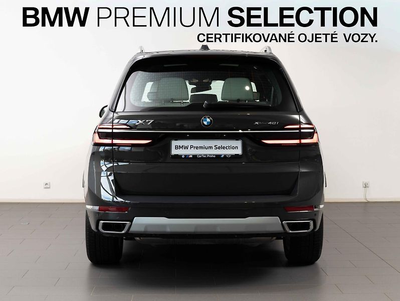 BMW X7 xDrive40i - fotka 4 z 25