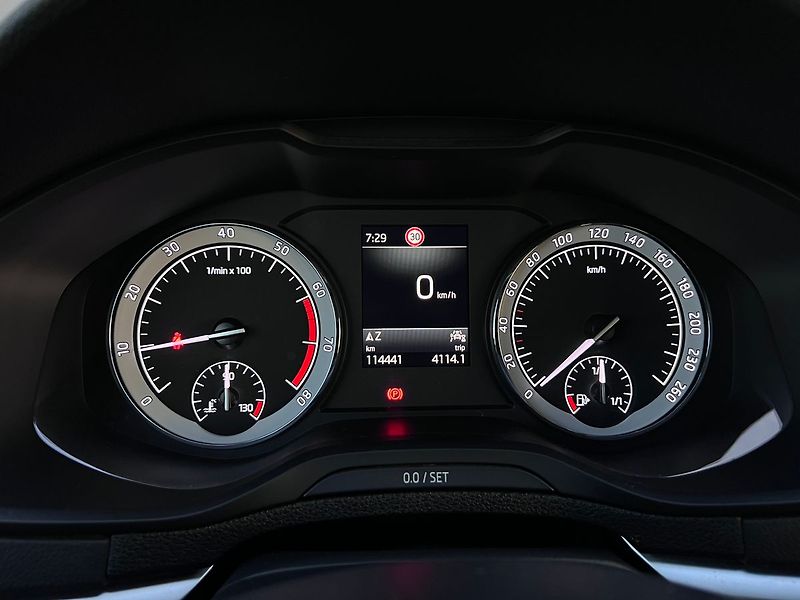 Škoda Karoq 1.0 TSI-Ambition P.KAMERA - fotka 79 z 98