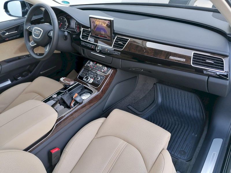Audi A8 (2010) 4,2 V8 Quattro TOP - fotka 9 z 25