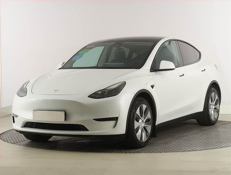 Tesla Model Y (2022) Long Range AWD 79kWh, SoH 89% - fotka 2 z 33