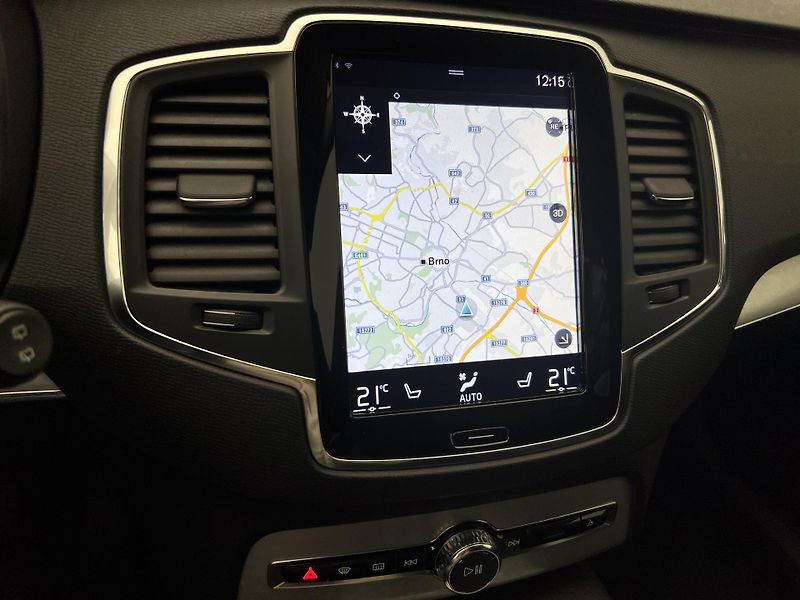 Volvo XC90 D5 AWD MOMENTUM CZ - fotka 24 z 33