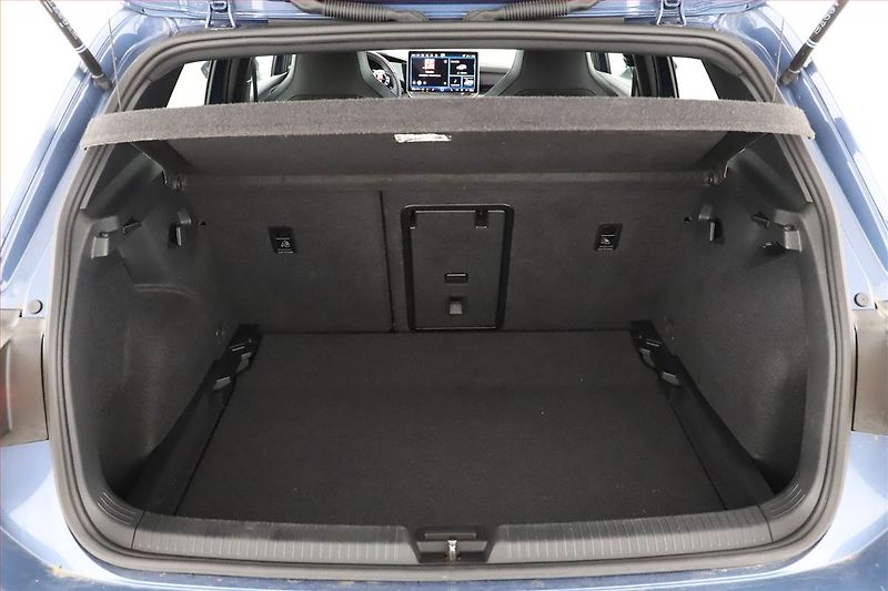 Volkswagen Golf (2025) R-Line 1.5 TSI - fotka 14 z 15