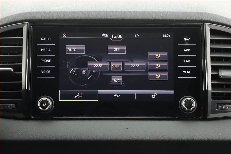 Škoda Karoq (2024) Fresh 2.0 TDI - fotka 13 z 19