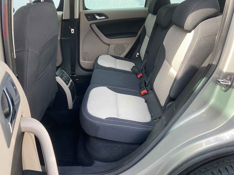 Škoda Yeti (2013) 1.4 TSi, Elegance, DSG - fotka 10 z 17