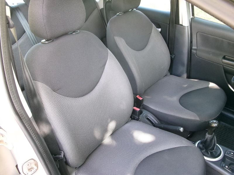Citroën C3 (2008) 1,4i KLIMA ČR nová STK - fotka 16 z 17