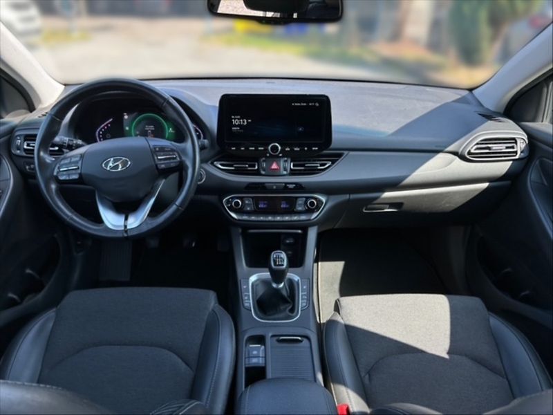 Hyundai i30 1,5 T-GDI M.Hybrid Style - fotka 9 z 11
