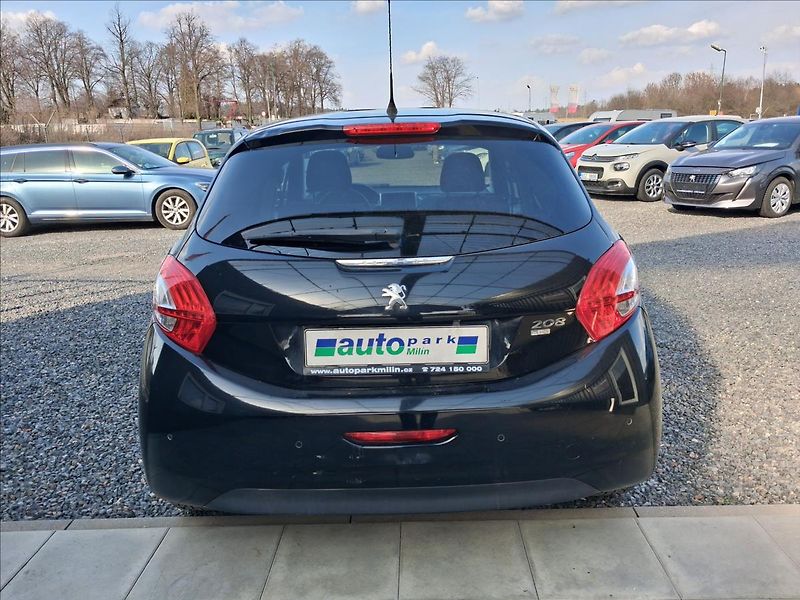Peugeot 208 1,6 Hdi 84 kw, 6 kvalt - fotka 6 z 13