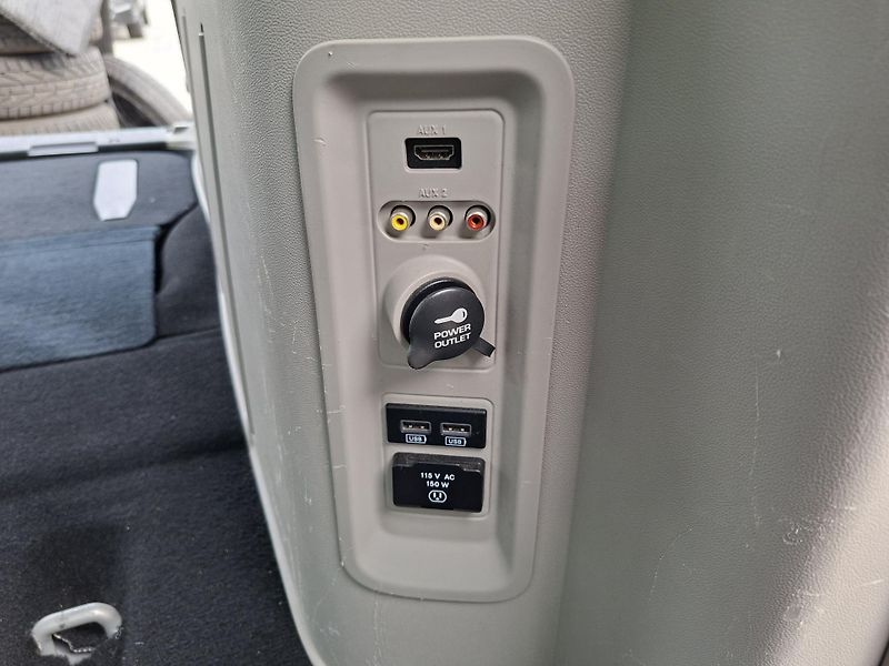 Chrysler Town & Country (2014) 3,6L 7míst, LPG, tažné, 2xkola - fotka 19 z 35
