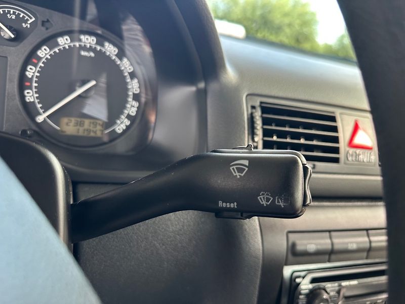 Škoda Octavia (2010) 1.9TDi SERVISKA,BEZ KOROZE - fotka 12 z 15