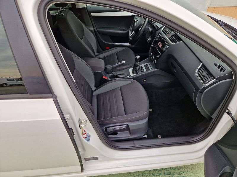 Škoda Octavia 1.6 TDI - fotka 27 z 34