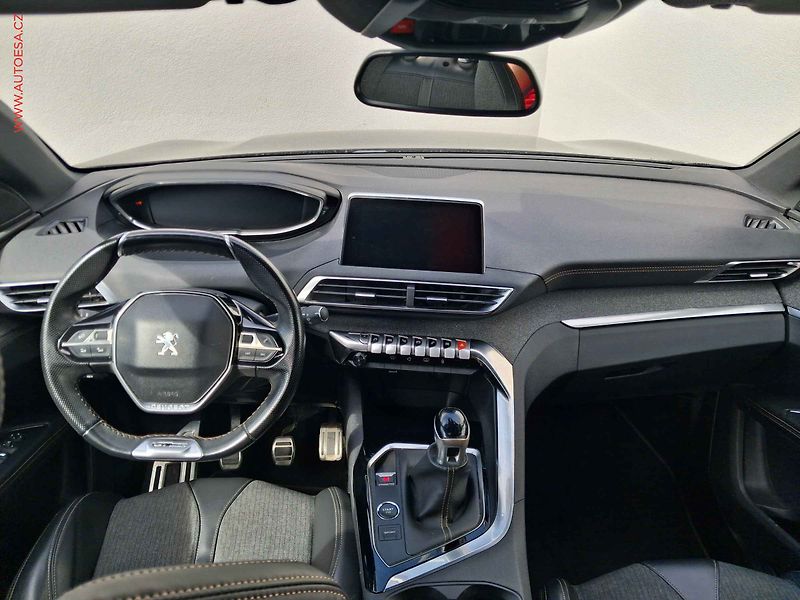 Peugeot 5008 (2018) 1.2 PT, GT Line, LED - fotka 8 z 18