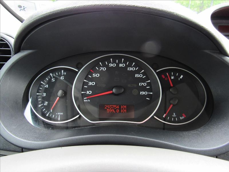Renault Kangoo 1,5 DCi 63KW 5míst - fotka 13 z 29