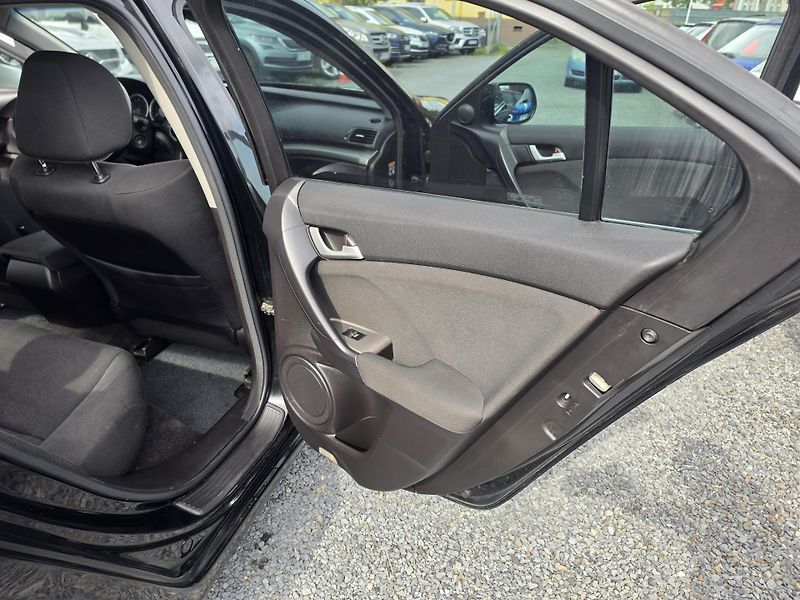 Honda Accord 2.2D - fotka 10 z 21