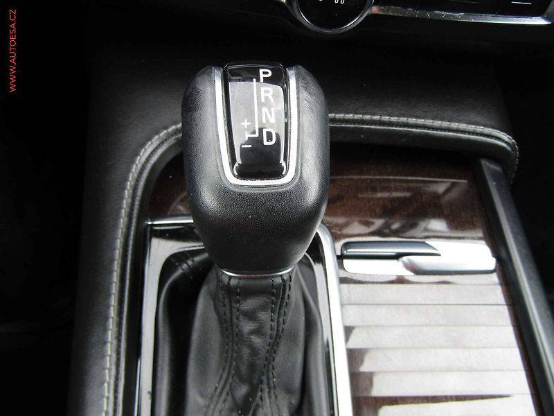 Volvo S90 (2017) 2.0 T5, 1.maj,ČR, servis - fotka 20 z 25