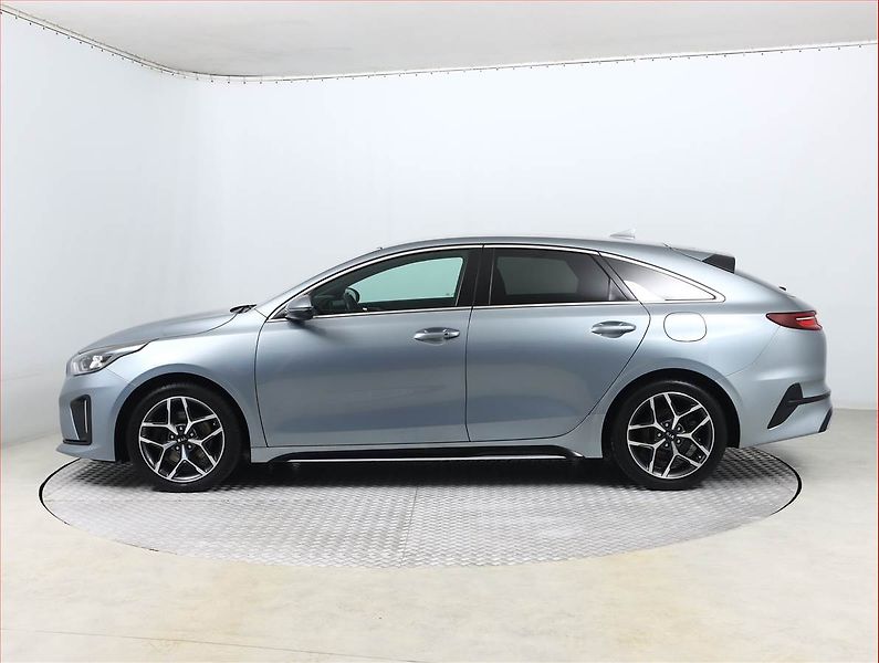 Mercedes-Benz GLA (2014) 220 CDI 4MATIC, 4X4 - fotka 3 z 18